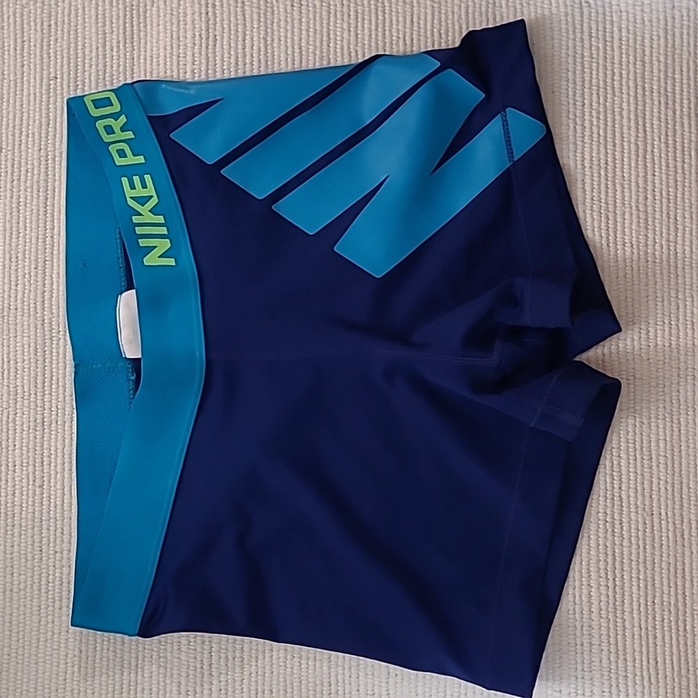 Nike Women's Pro 3" Logo Short,Size M